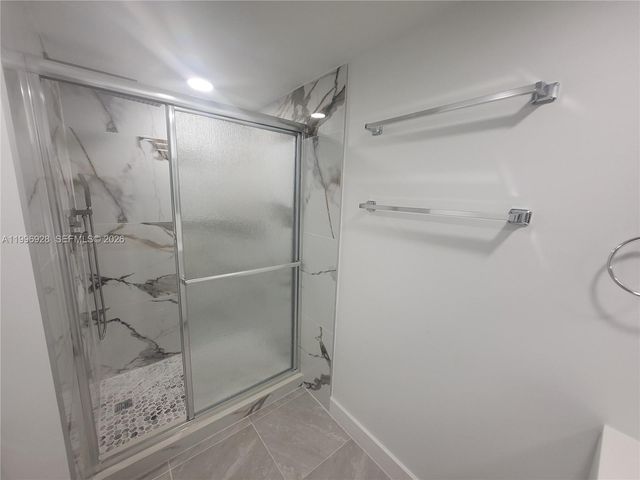 1275 W 35th St 29B, Hialeah, FL 33012