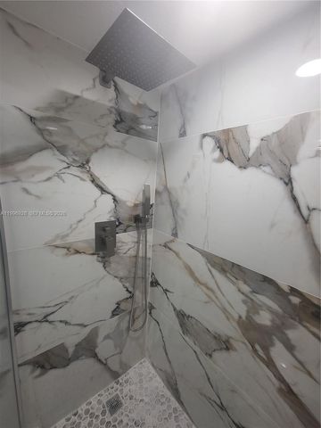 1275 W 35th St 29B, Hialeah, FL 33012