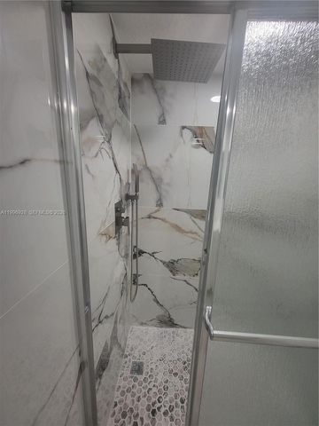 1275 W 35th St 29B, Hialeah, FL 33012