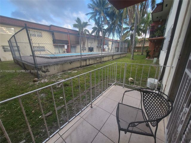 1275 W 35th St 29B, Hialeah, FL 33012
