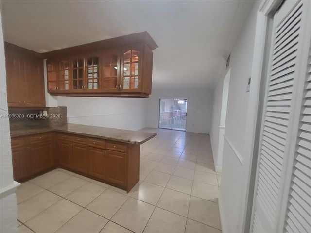 1275 W 35th St 29B, Hialeah, FL 33012