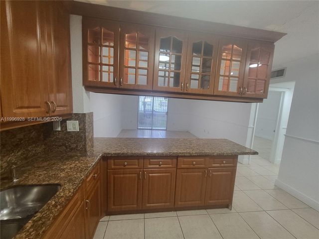 1275 W 35th St 29B, Hialeah, FL 33012