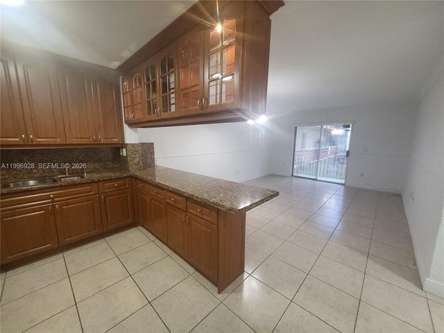 1275 W 35th St 29B, Hialeah, FL 33012