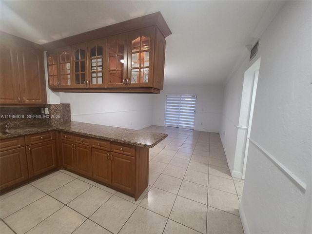 1275 W 35th St 29B, Hialeah, FL 33012