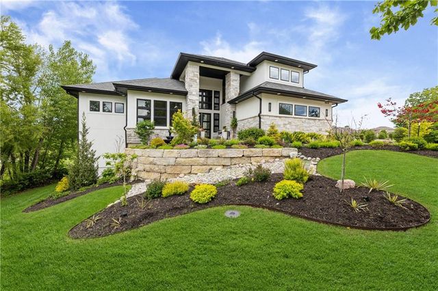 10114 W 152ND Terrace, Overland Park, KS 66221