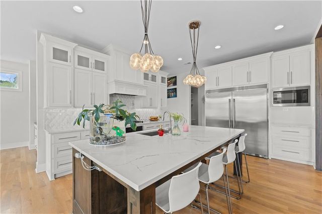 10114 W 152ND Terrace, Overland Park, KS 66221
