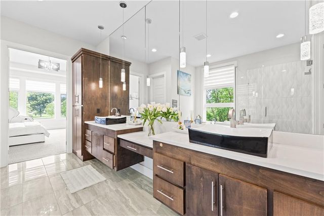 10114 W 152ND Terrace, Overland Park, KS 66221