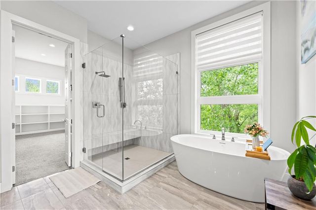 10114 W 152ND Terrace, Overland Park, KS 66221