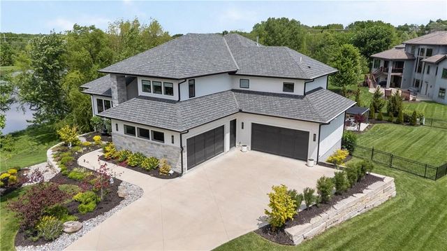 10114 W 152ND Terrace, Overland Park, KS 66221