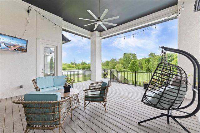 10114 W 152ND Terrace, Overland Park, KS 66221