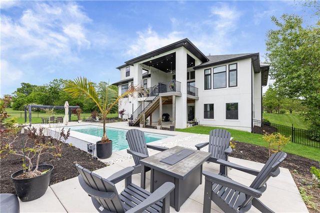 10114 W 152ND Terrace, Overland Park, KS 66221