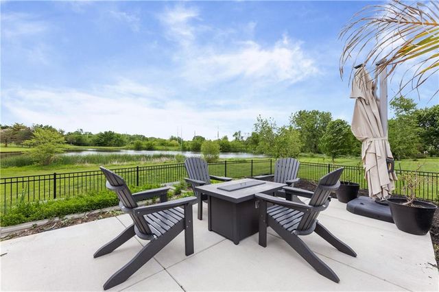 10114 W 152ND Terrace, Overland Park, KS 66221