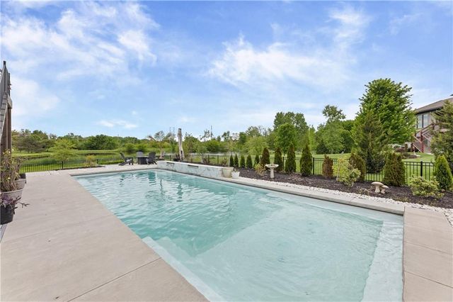 10114 W 152ND Terrace, Overland Park, KS 66221