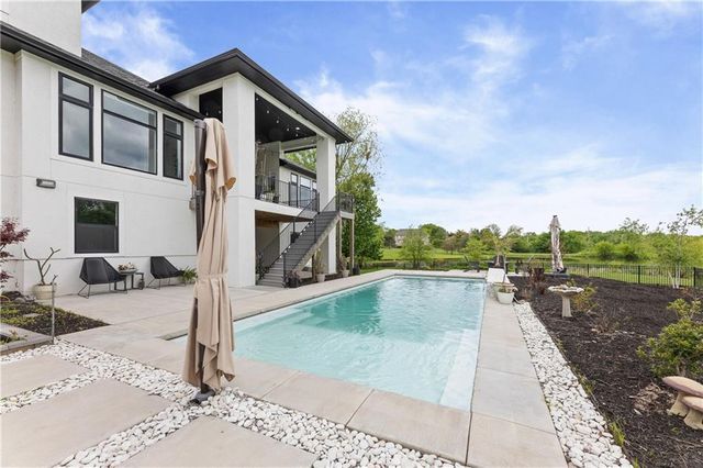 10114 W 152ND Terrace, Overland Park, KS 66221