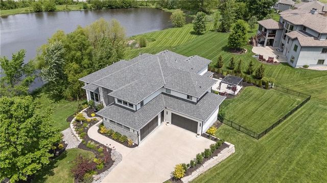 10114 W 152ND Terrace, Overland Park, KS 66221