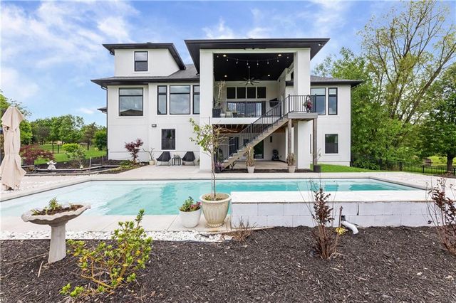 10114 W 152ND Terrace, Overland Park, KS 66221