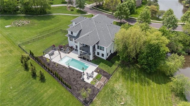 10114 W 152ND Terrace, Overland Park, KS 66221