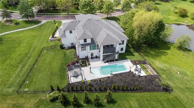 10114 W 152ND Terrace, Overland Park, KS 66221