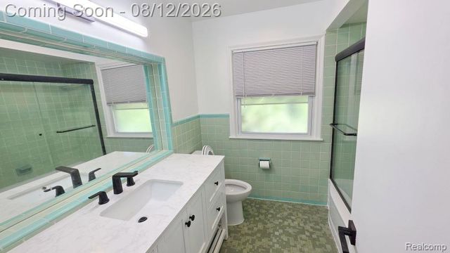 14111 Hillcrest Street, Livonia, MI 48154