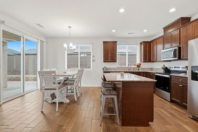 3125 Seymour Street, Tulare, CA 93274