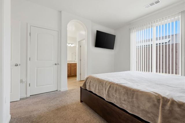 3125 Seymour Street, Tulare, CA 93274