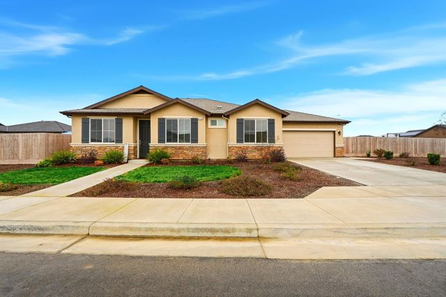 3125 Seymour Street, Tulare, CA 93274