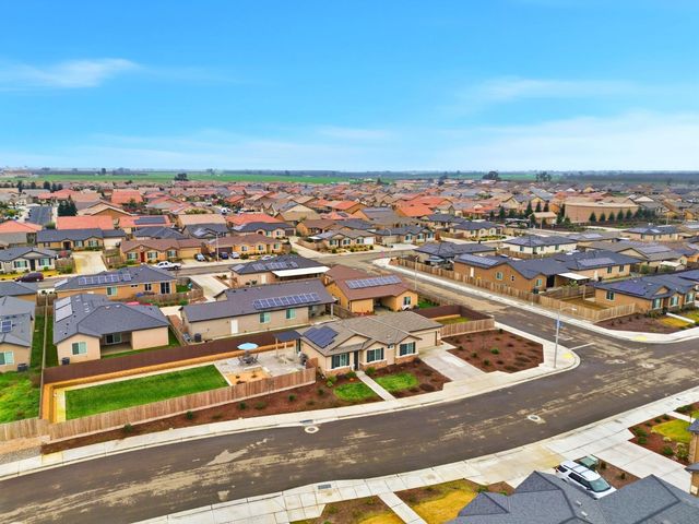 3125 Seymour Street, Tulare, CA 93274