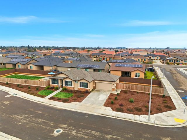 3125 Seymour Street, Tulare, CA 93274