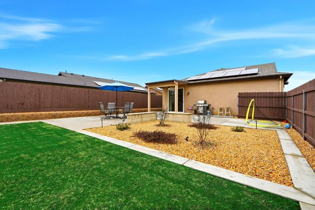 3125 Seymour Street, Tulare, CA 93274