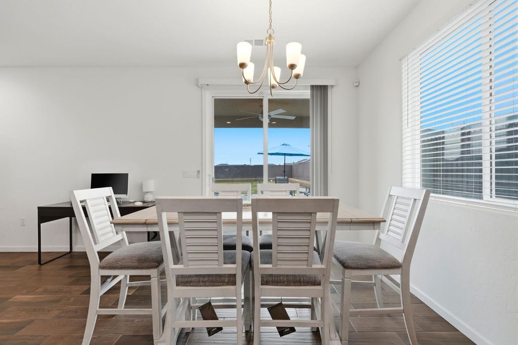 Image 24 of property listing at 3125 Seymour Street, Tulare, CA 93274