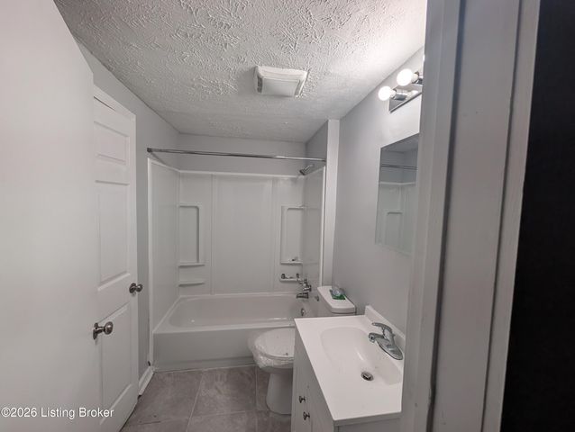 705 Iowa Ave, Louisville, KY 40208