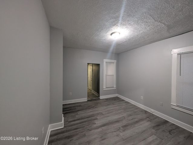705 Iowa Ave, Louisville, KY 40208