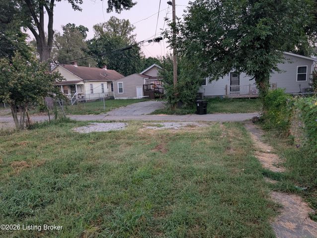 705 Iowa Ave, Louisville, KY 40208
