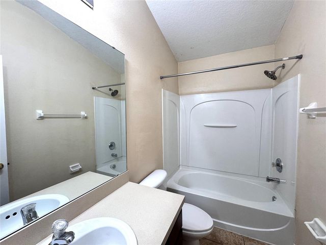 1985 ESTANCIA CIRCLE, Kissimmee, FL 34741