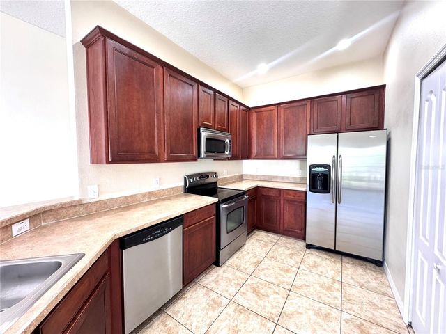 1985 ESTANCIA CIRCLE, Kissimmee, FL 34741