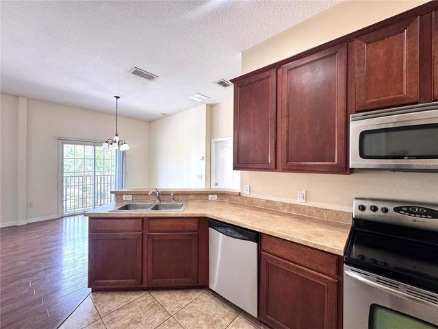 1985 ESTANCIA CIRCLE, Kissimmee, FL 34741