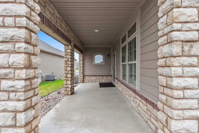 200 RACCOON BERRY WAY, Green Bay, WI 54311