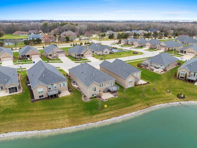 200 RACCOON BERRY WAY, Green Bay, WI 54311