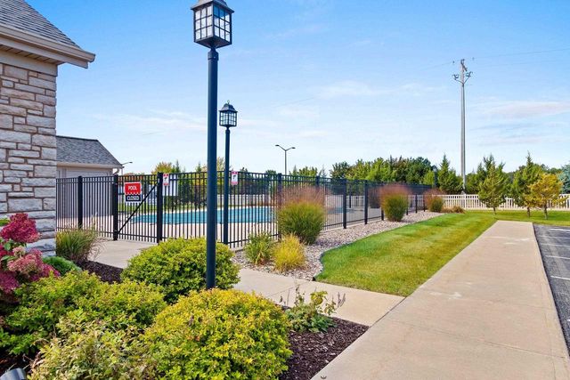 200 RACCOON BERRY WAY, Green Bay, WI 54311