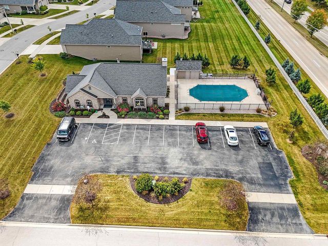 200 RACCOON BERRY WAY, Green Bay, WI 54311