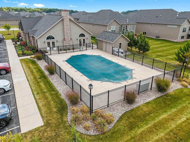 200 RACCOON BERRY WAY, Green Bay, WI 54311