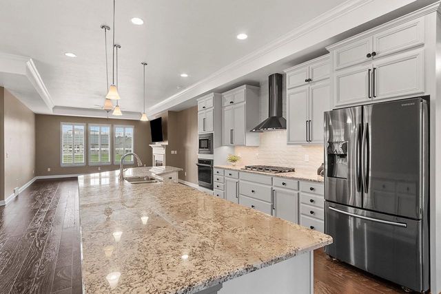 200 RACCOON BERRY WAY, Green Bay, WI 54311