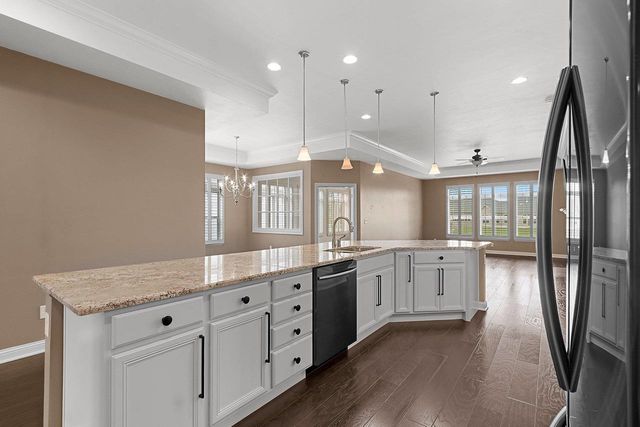 200 RACCOON BERRY WAY, Green Bay, WI 54311