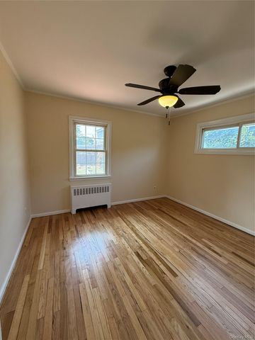 61 wall, Farmingdale, NY 11735