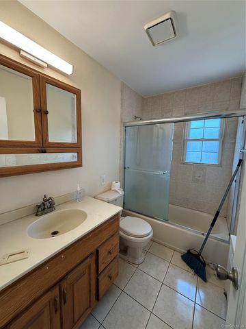 61 wall, Farmingdale, NY 11735