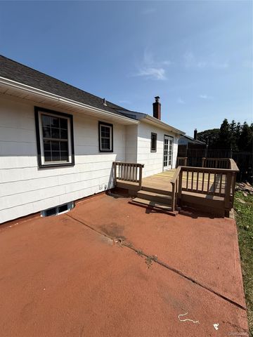 61 wall, Farmingdale, NY 11735