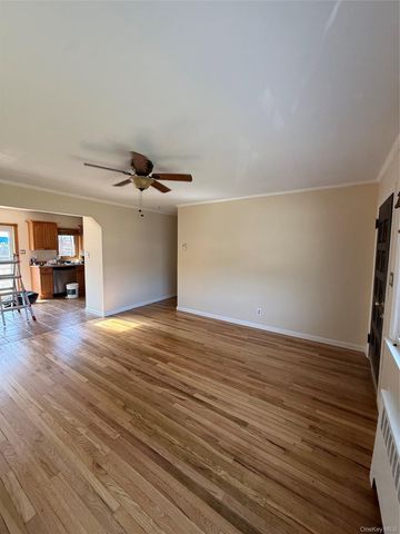 61 wall, Farmingdale, NY 11735