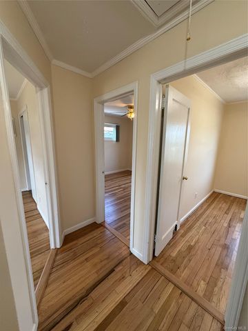 61 wall, Farmingdale, NY 11735