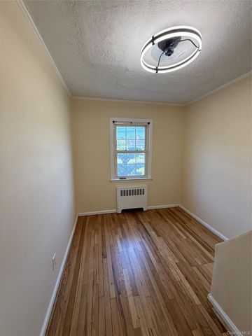 61 wall, Farmingdale, NY 11735