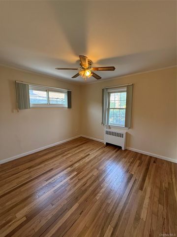 61 wall, Farmingdale, NY 11735